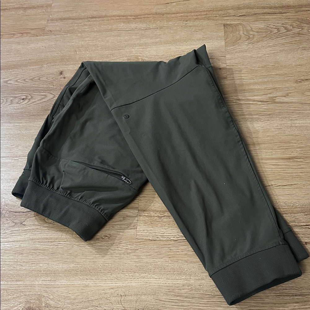 Lululemon pants size medium